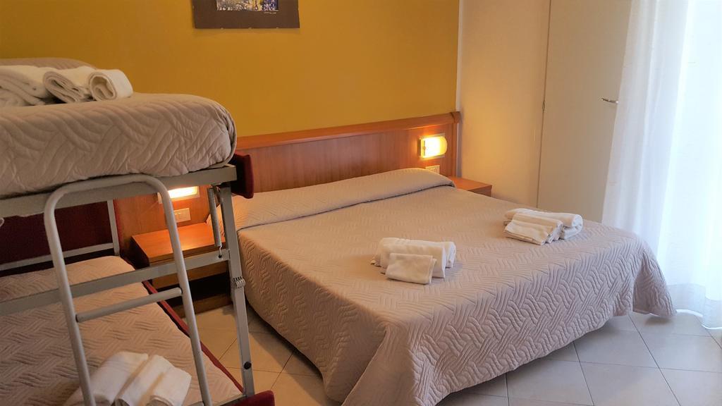 Hotel Bengasi Rimini Eksteriør billede