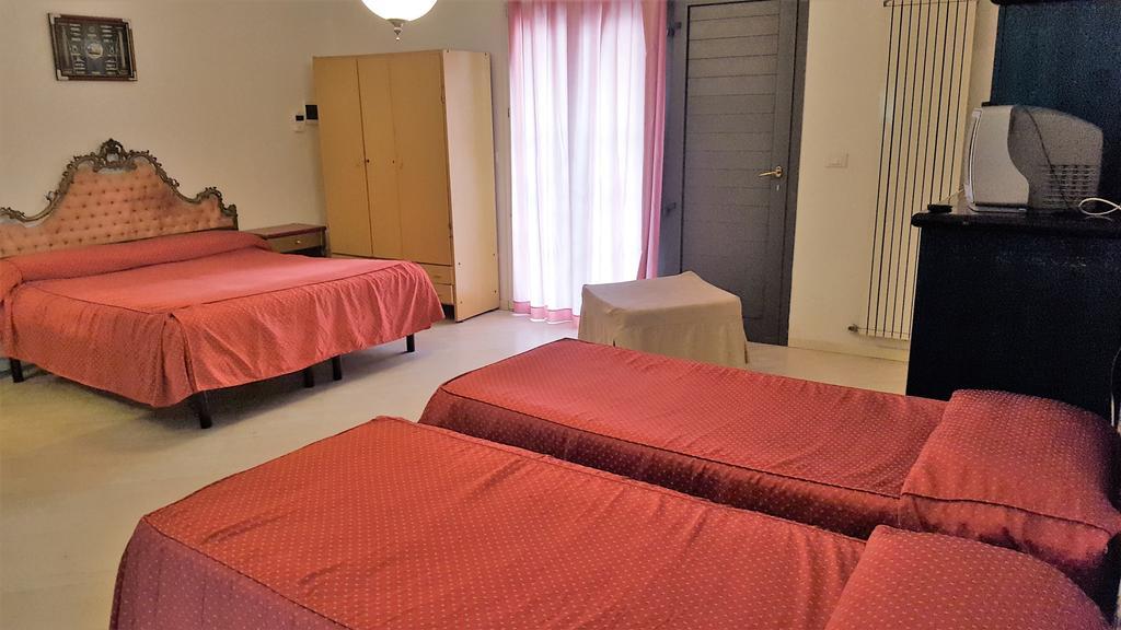 Hotel Bengasi Rimini Eksteriør billede