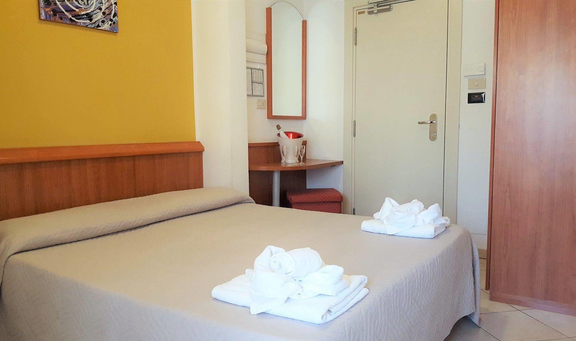 Hotel Bengasi Rimini Eksteriør billede