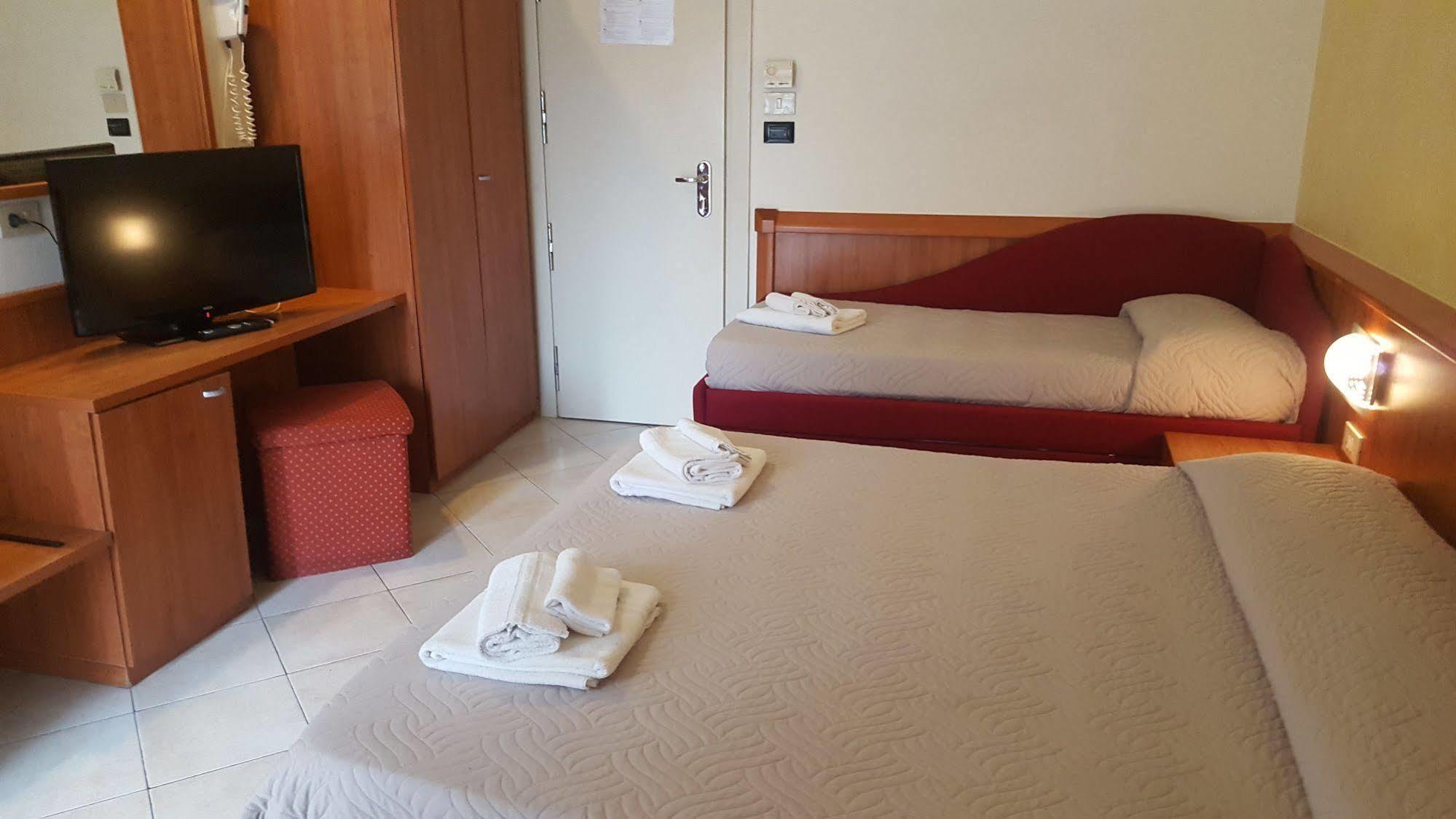 Hotel Bengasi Rimini Eksteriør billede